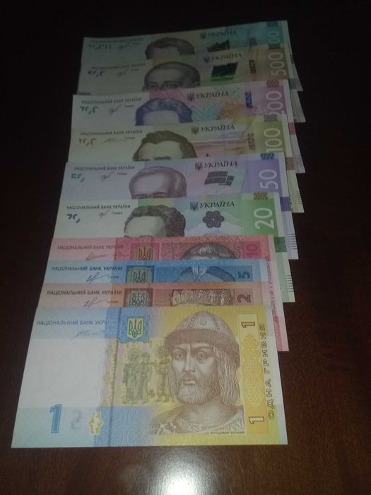 Продам в коллекцию новые купюры 10, 20, 50, 100, 200, 500, 1000 грн.