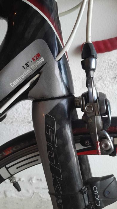 Bicicleta de estrada Goka, modelo 40hm Carbon Fiber Race Frame.