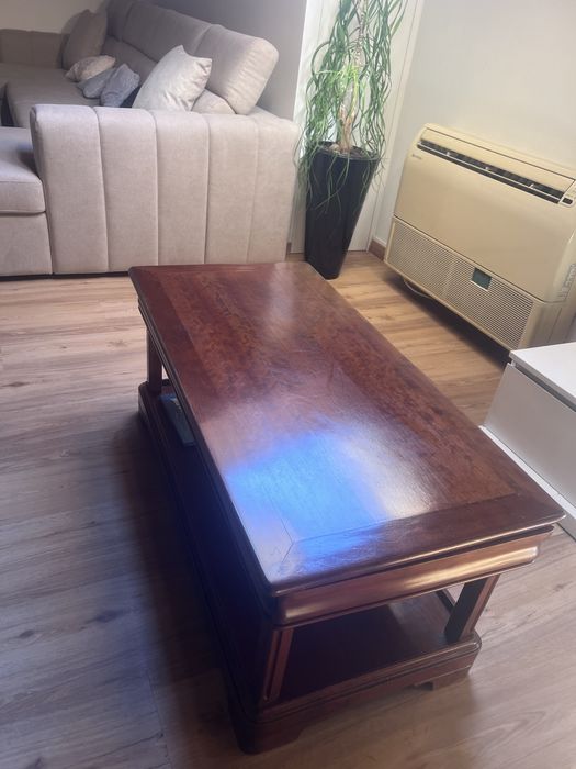 Mesa de apoio de cerejeira