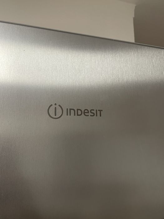 Frigorifico Indesit COMO NOVO