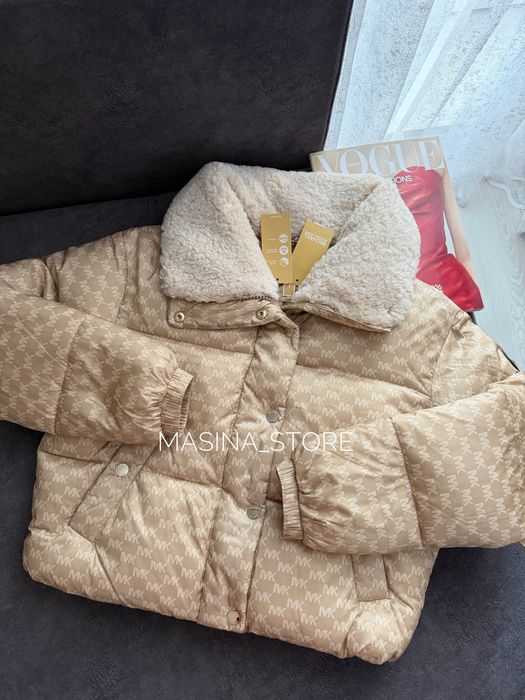Нова жіноча куртка Michael Kors XS пуховик пуффер тепла бежева хакі оригінал осінь зима лого
