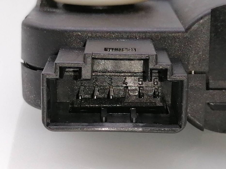 MOTOR DA ABERTURA DAS CONDUTAS DO CLIMATIZADOR AUDI A3 2007 -1K0907511G 01328013...