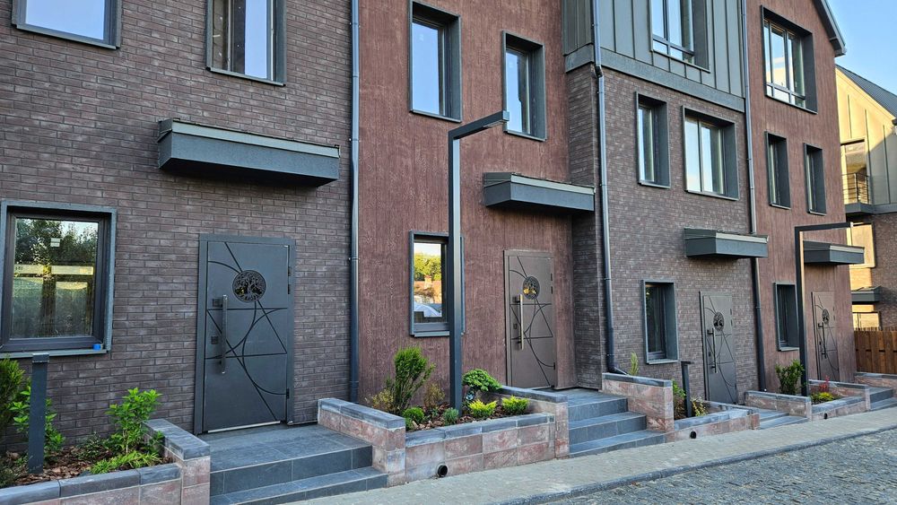 єОселя! Таунхаус біля озера. Петропавлівська Борщагівка.