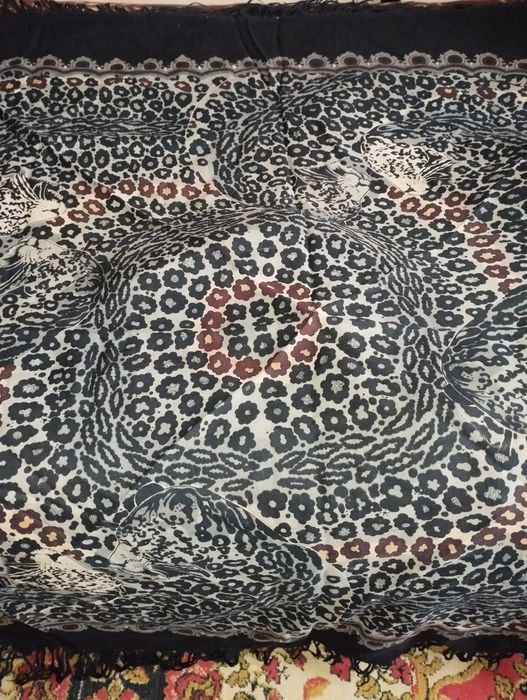 Большой платок lvanka 1,50*1,50