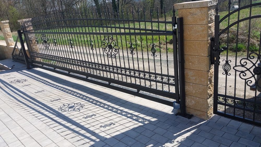 Brama wjazdowa przesuwna skrzydlowa