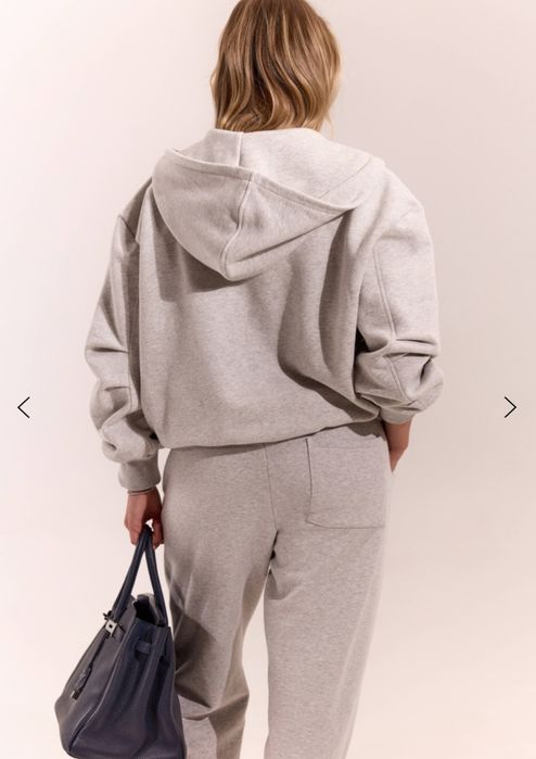 Продам новый костюм L’essence Studio (худи + джогеры)