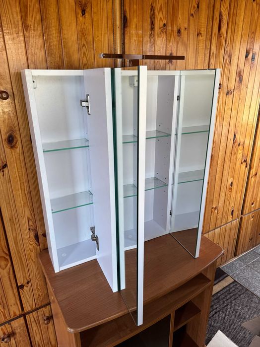 Дзеркальна шафа з LED підствіткою 70 см