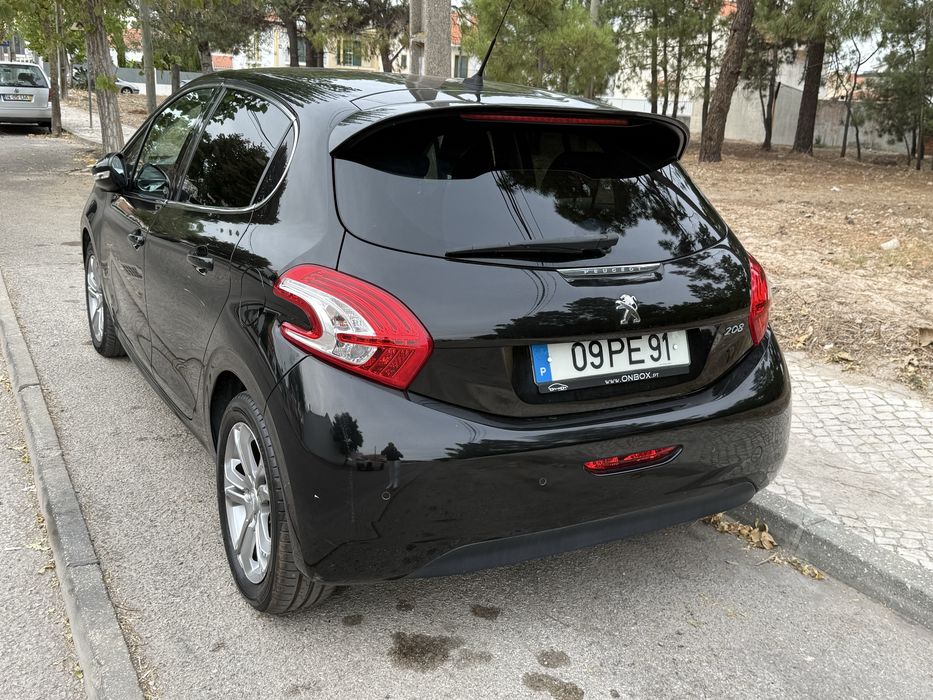 Peugeot 208 1.4 HDI Allure 68cv  excelente estado