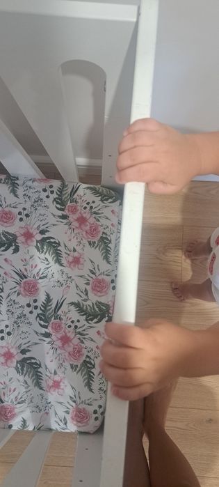 Łóżeczko 120 x 60 i przewijak - komoda pinio