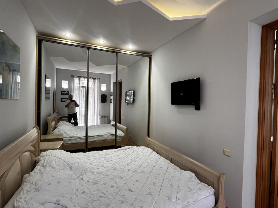 Пентхаус возле Оперного 210м2, $150.000