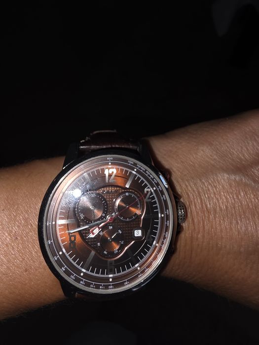 Relógio DKNY mostrador castanho
