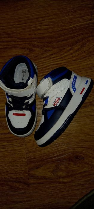 Черевики, взуття