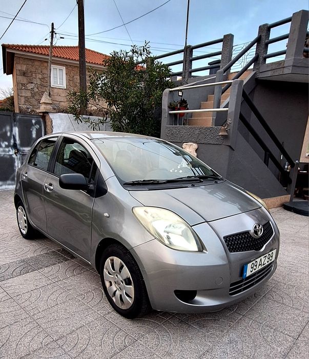 Toyota Yaris 1.0 VVT-i com AC