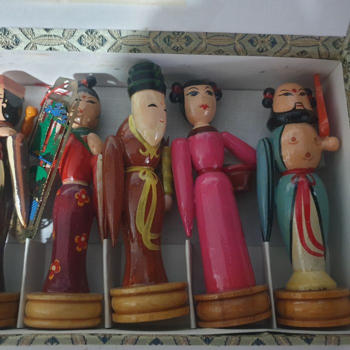 Os oito deuses imortais em madeira