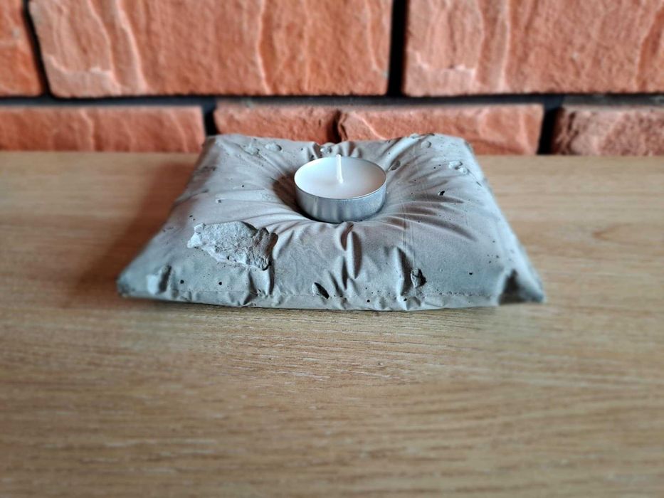 Świeczniki.Poduszki betonowe, swieczniki