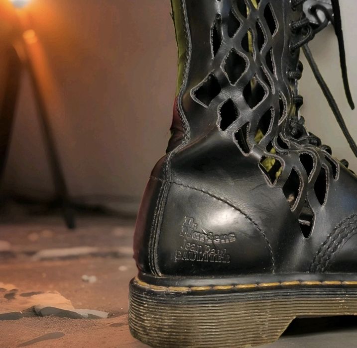 Wysokie martensy 14 Rare Dr Martens x Jean Paul Gaultier Diamont  Cut out, rozmiar 40