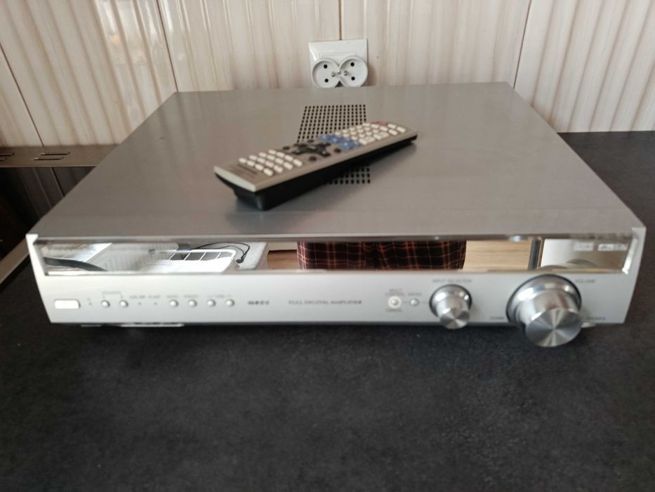 Sprzedam lub zamienię Panasonic Receiver + Nagrywarka DVD. Stan super. Bardzo dobry dźwięk.