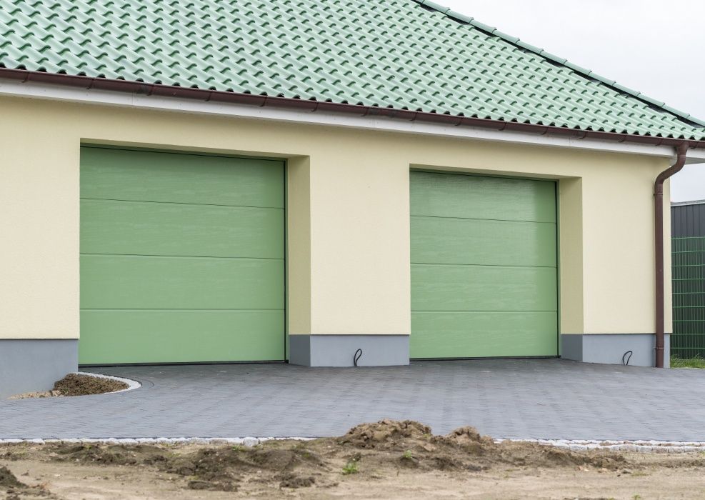 Producent Brama garażowa segmentowa Bramy garażowe przemysłowe2,465*2