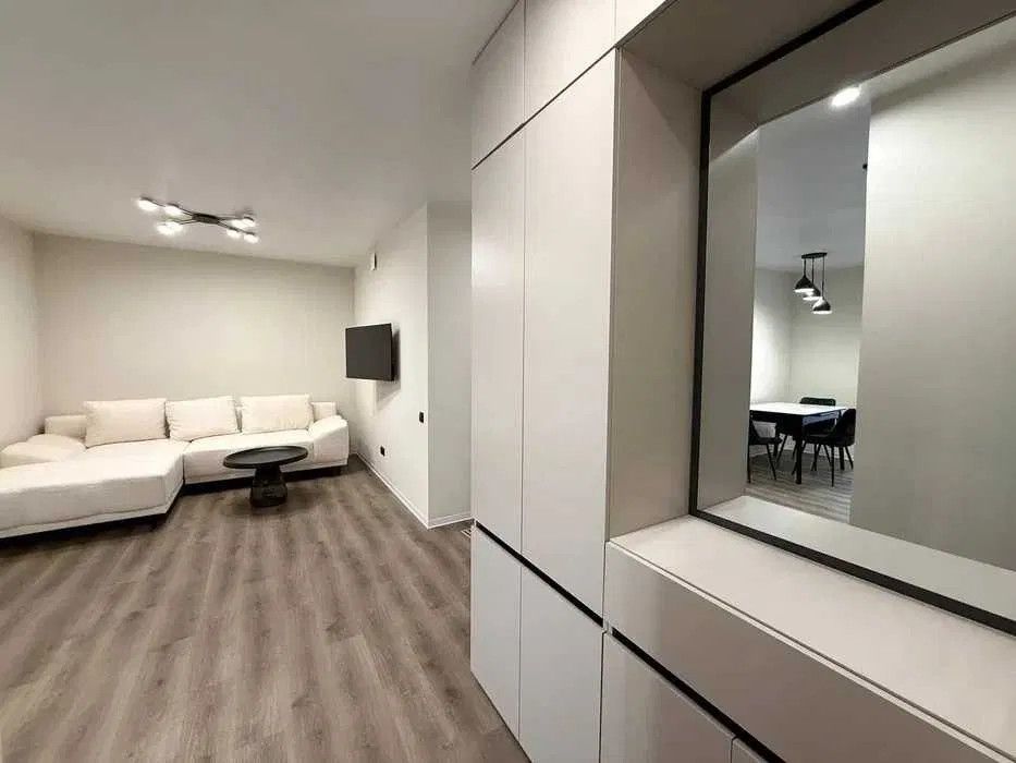 Продаж 2-кім. квартири 75 м.кв., в. Тролейбусна