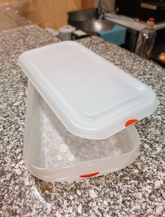 Caixas herméticas e caixas frigoríficas