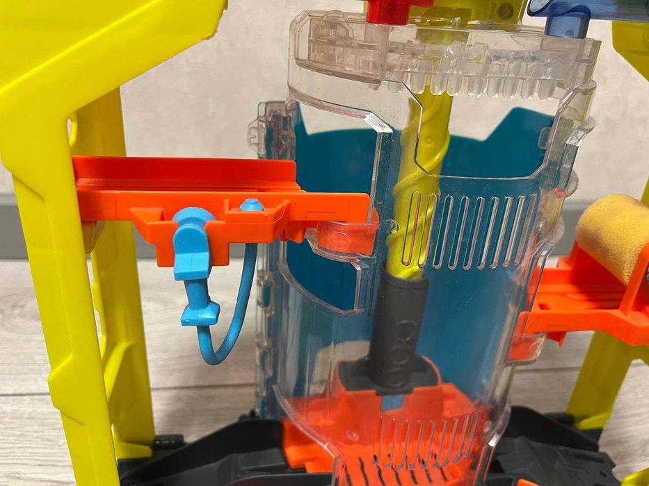 Hot Wheels Stunt Splash Car Wash Хот Вилс Автомойка GRW37