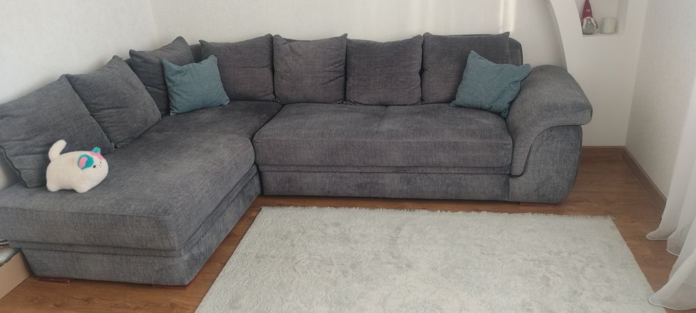 Диван кутовий, в гарному стані