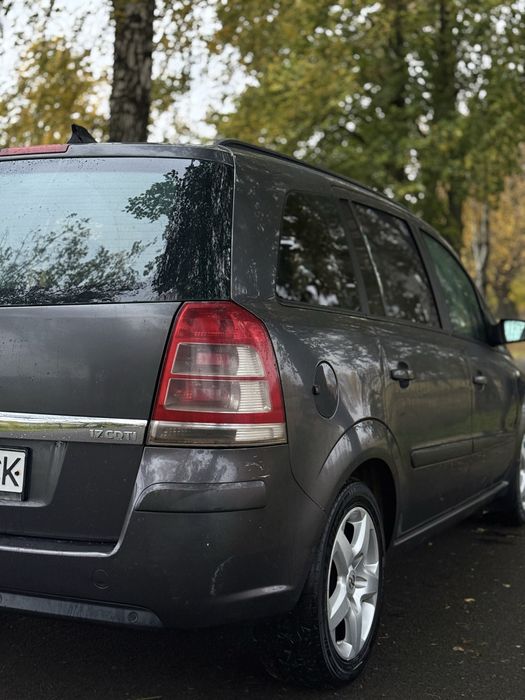продам Opel Zafira B