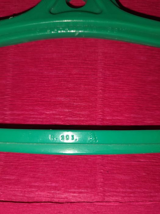 Вішалки для одягу міцні, тремпелі дерев'яні металічні