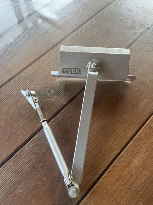 Доводчик дверей  Кедр