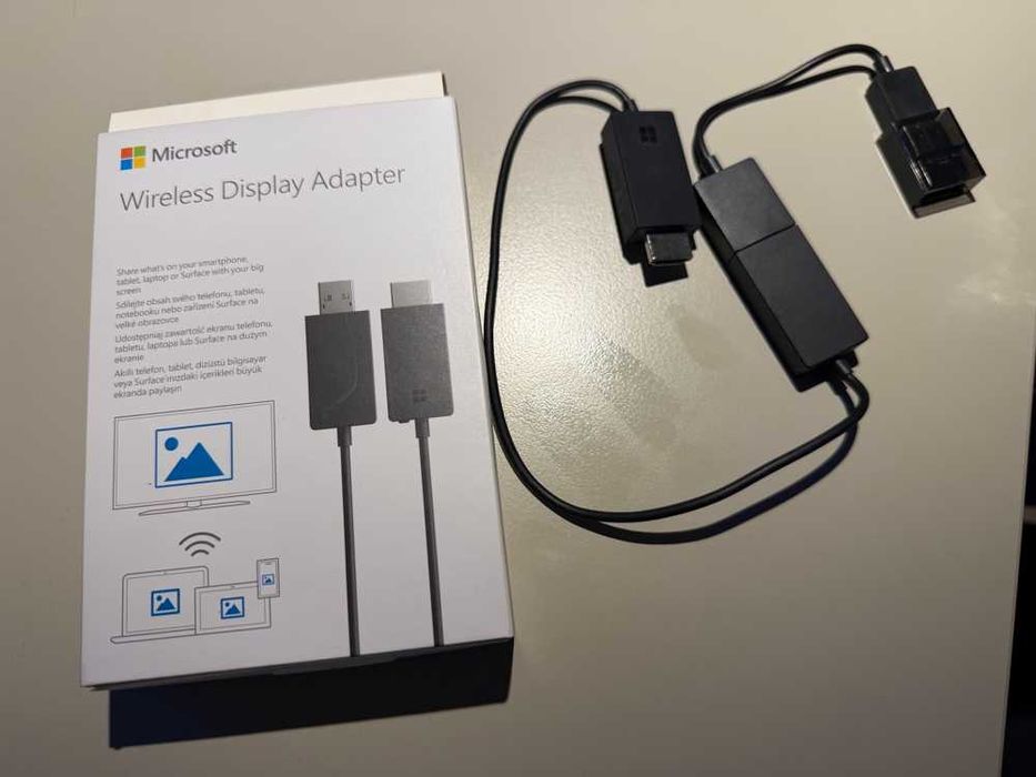 Microsoft Wireless Display Adapter (Model 1733) – Stan bardzo dobry!
