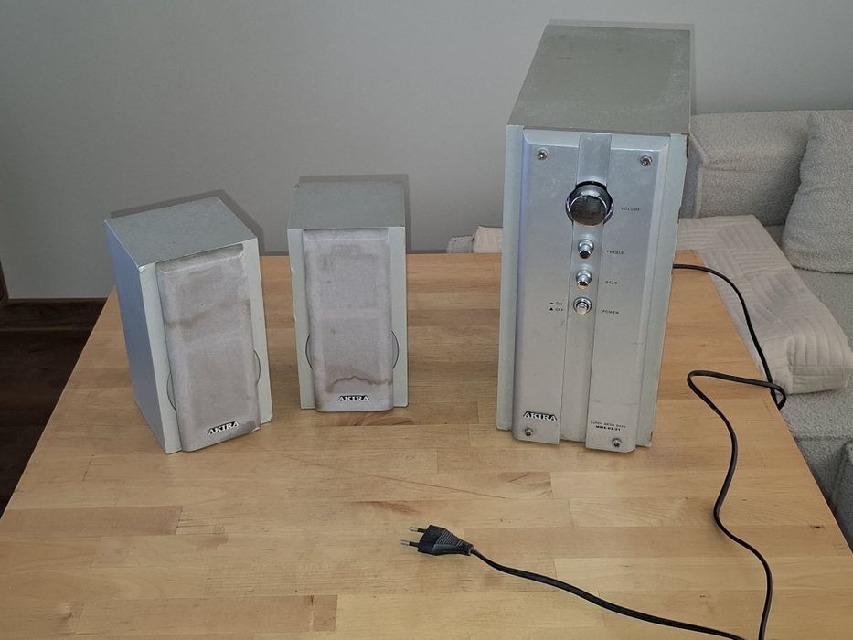 Wieża Akira  (subwoofer i 2x głośniki)