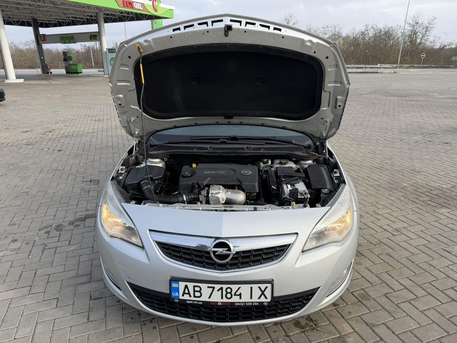 Продам Opel Astra J 1.3 cdti 95 к.с 2011рік