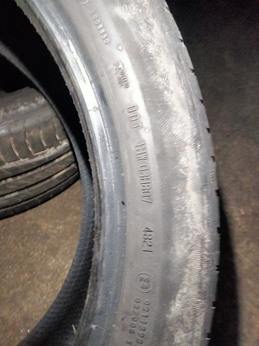 275 40 R21 Continental