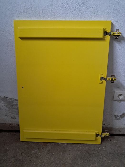 Porta Armário em bom estado