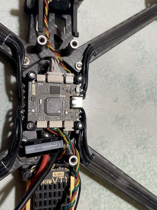 FPV фпв дрон квадрокоптер