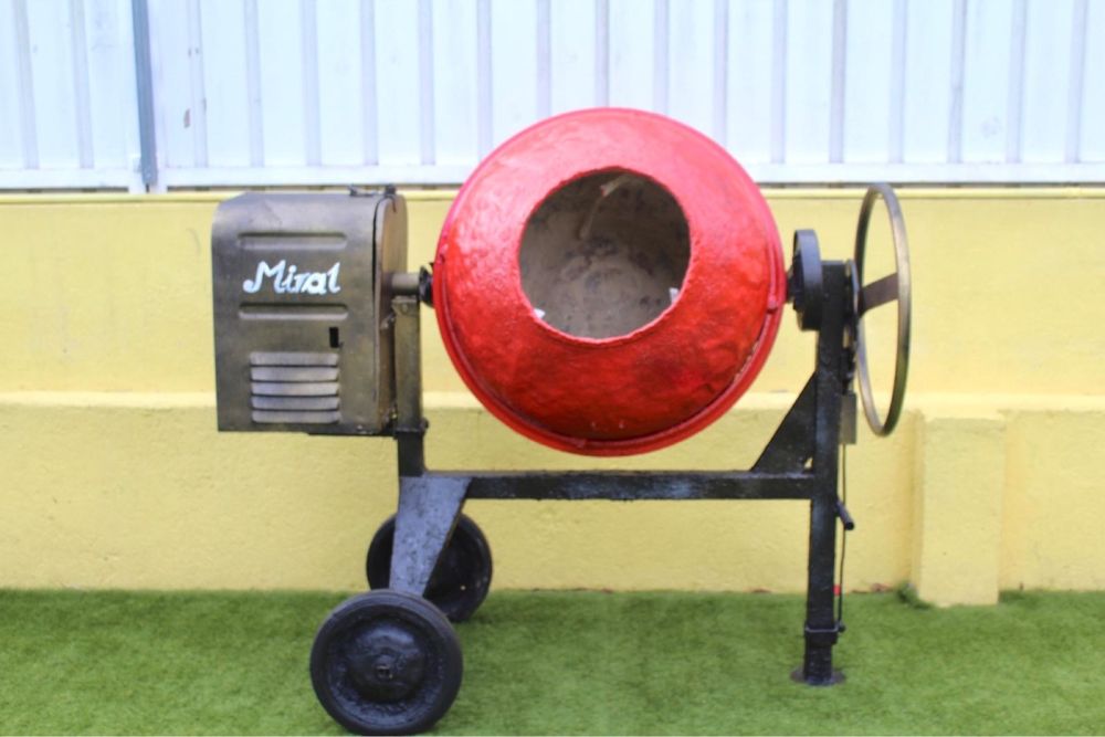 Aluguer Betoneira 200L