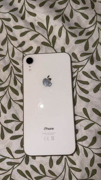 iPhone branco  XR 64GB