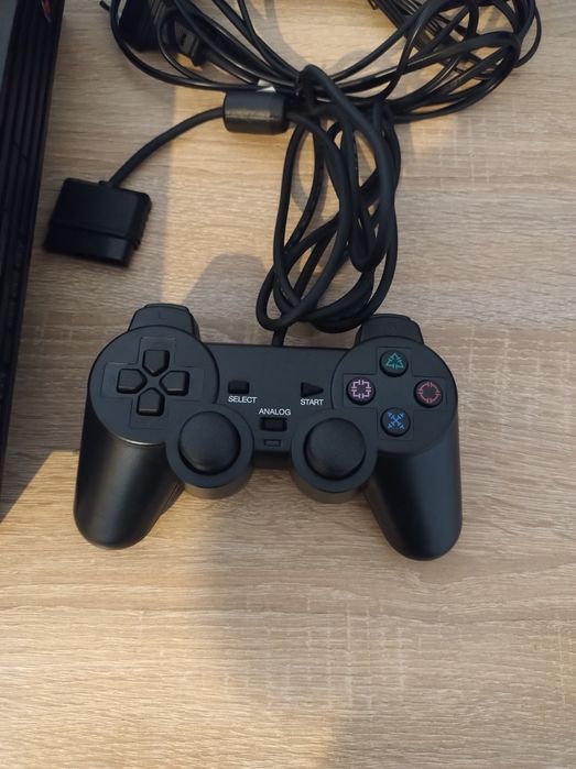 PlayStation 2 Slim + Pad + Kable