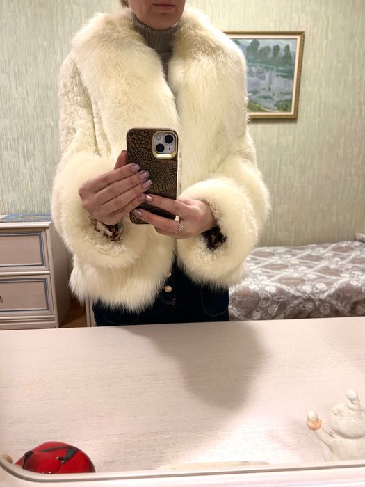 Белая шубка песец коза