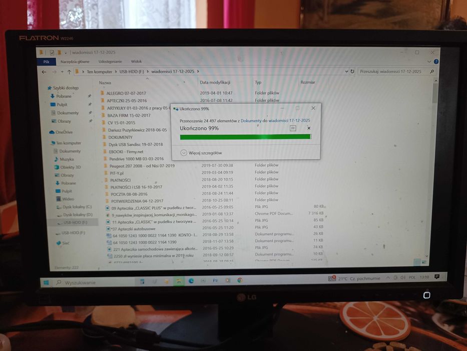 Komputer z monitorem 22 cale