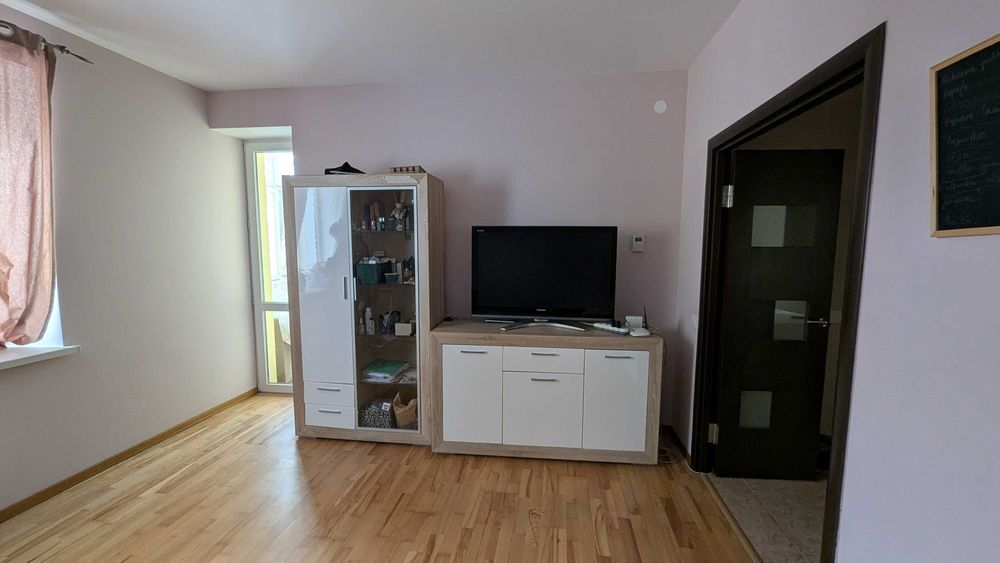 Здається 2кімнати у 2-х кімнатній квартирі без господарів/