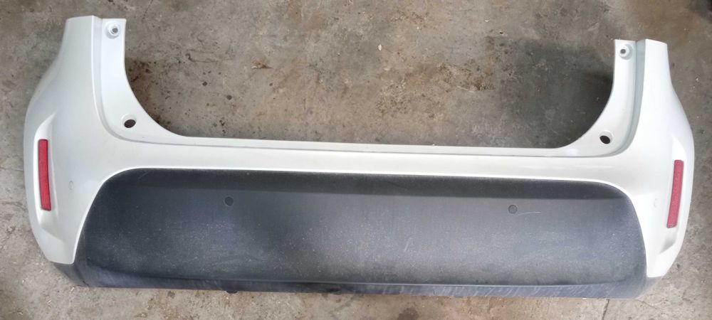 Tylny zderzak Yaris Cross 040