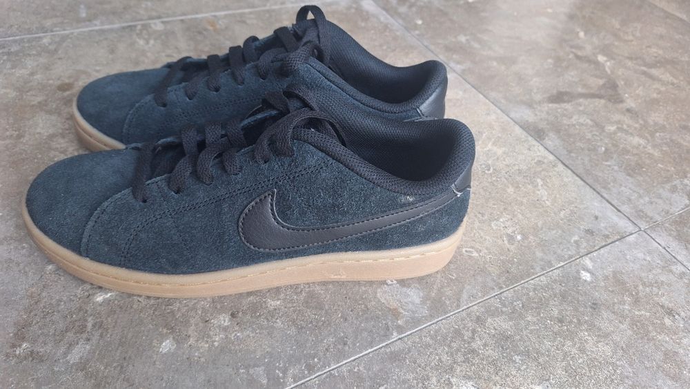Ténis Nike Court Royale 2 Suede Pretas