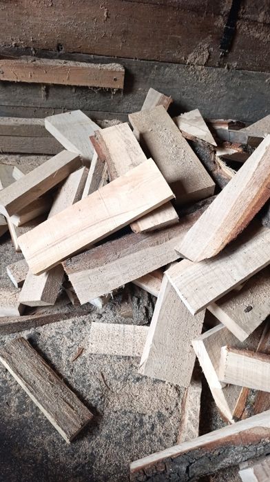 Дубові обрізки у мішках, дрова