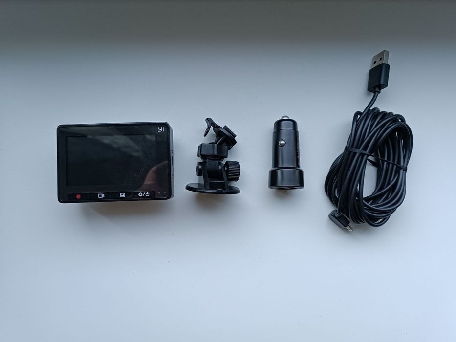 Відеореєстратор Xiaomi Yi Car DVR