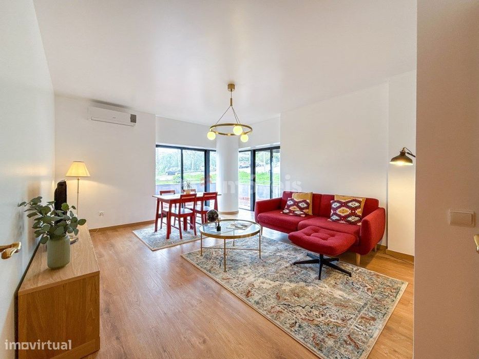 Apartamento T2 c/ Terraço, Parqueamento e Elevador - em Abrantes
