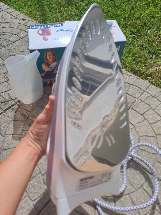 Ferro de Engomar a Vapor