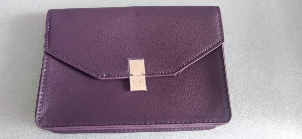 Hugo Boss elegancka mała torebka