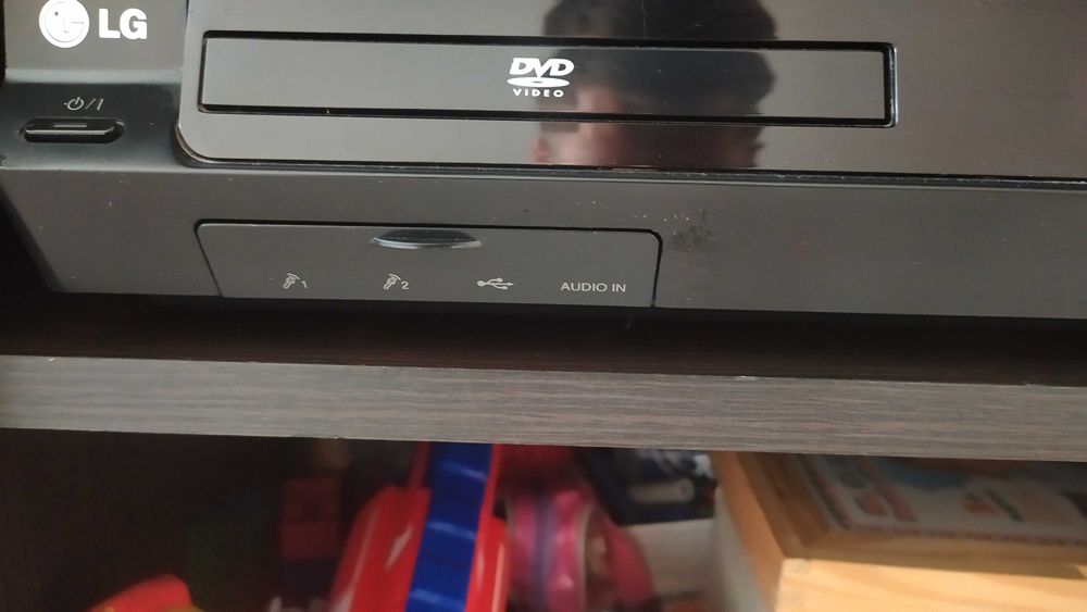 Продаю Домашний кинотеатр LG XH-T5020X