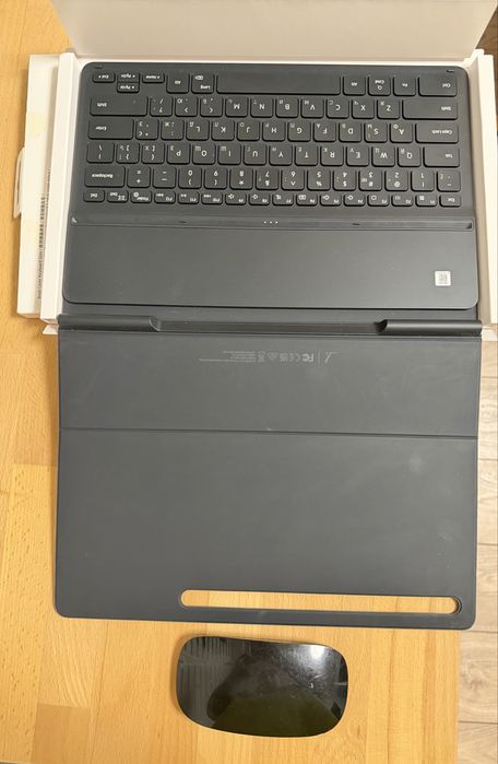 Чохол клавіатура до планшету Samsung і мишка, б/у